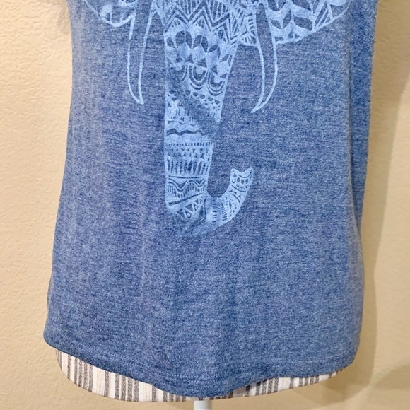 Zoe + Liv Boho Elephant T-Shirt Medium Blue White Elephant Tribal Rayon 🐘 - Picture 9 of 12